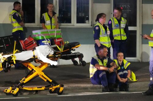 Drama op Bondi Beach: Twee daders schieten minimaal 11 mensen neer tijdens Joods evenement