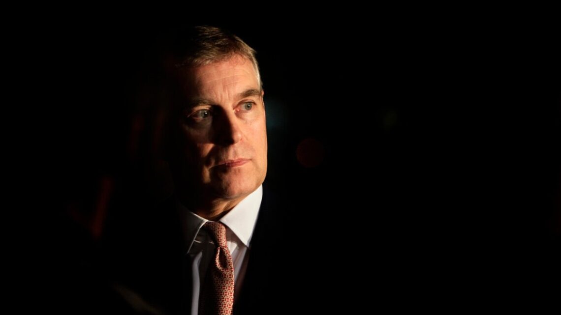 Een nieuwe schaakzet in het Britse koningshuis: Prince Andrew onthult de uiteindelijke exit