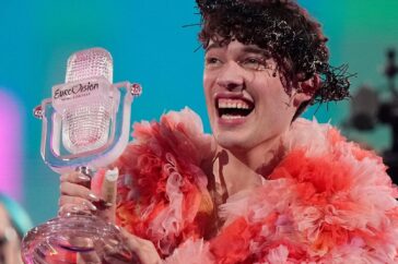 Eurovisie Winnaar Nemo Keert zijn Trofee Terug als Protest tegen de Deelname van Israel