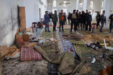 Explosie in Syrische Moskee Eist Vijf Doden en Achtentwintig Gewonden