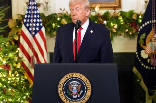 Het politieke spektakel van Donald Trump: Zijn ongebruikelijke White House-toespraak en de vraag naar mediastaking