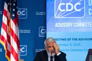 Hoe moeten ouders omgaan wanneer artsen en de regering over vaccins uiteenlopen?