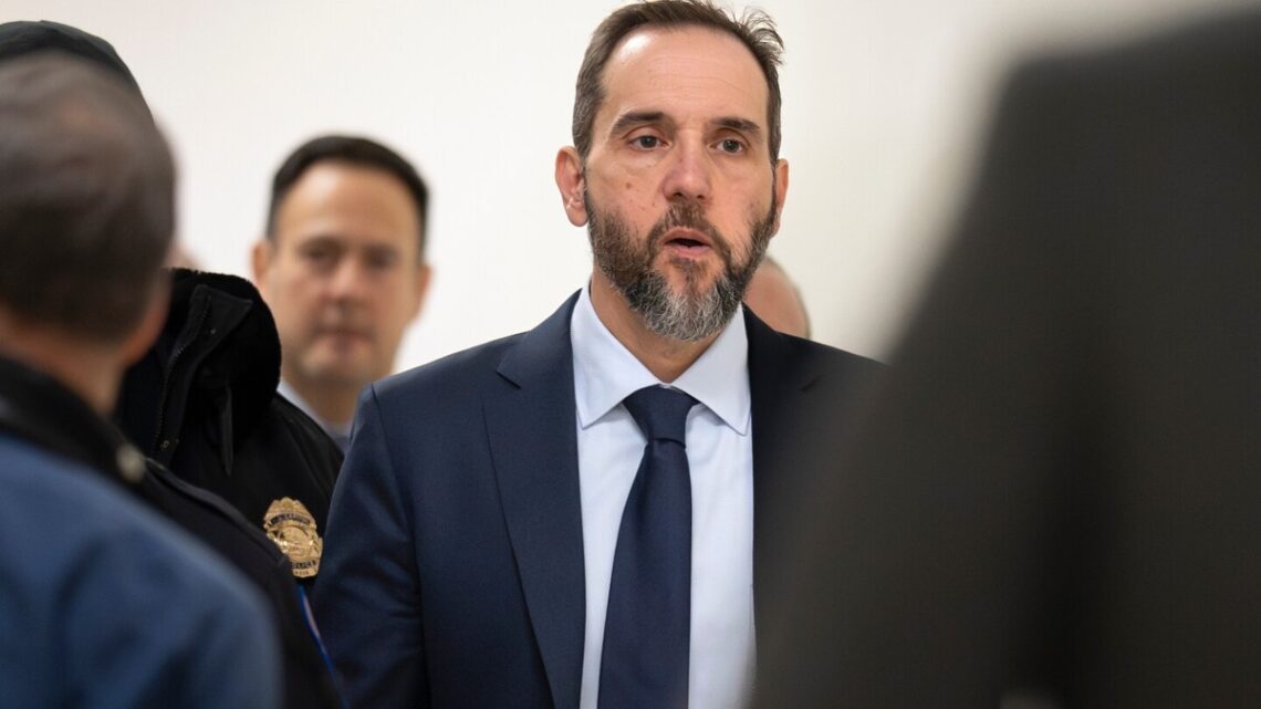 Jack Smith presenteert bewijs tegen Trump tijdens geheime hoorzitting in Congres