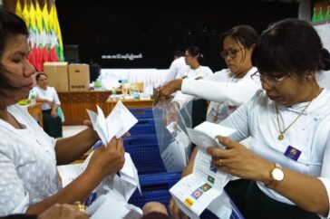 Myanmar's Eerste Verkiesing sinds de Militaire Machtsovername: Vreemdeling of Legitiem?
