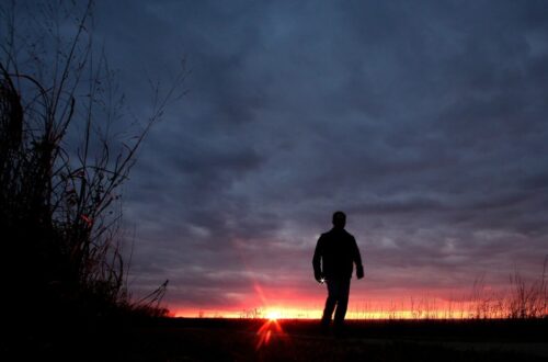 Neergang van het Amerikaanse zelfmoordcijfer in 2024 na jaren van hoge aantallen