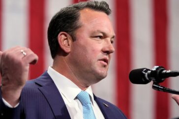 Onbekende financiering achter advertenties en aanvallen op Georgiës’ vicegouverneur