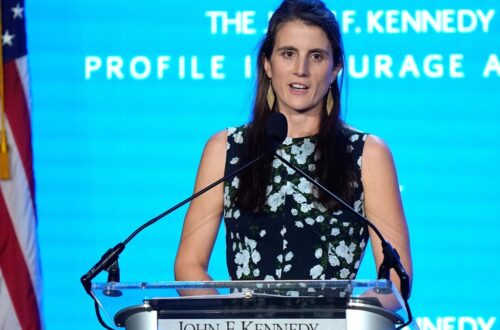 Onthulling en controverse: de confrontatie van de kleindochter van JFK met haar diagnose en familiepolitiek