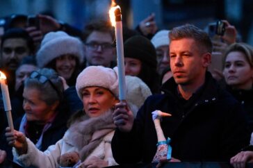 Oppositieleider leidt protest tegen vermeende kindermishandeling in Hongaarse staatsinstellingen