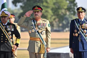 Pakistan’s hoogste militair beveelt Afghanistan om te kiezen tussen nauwe banden met Islamabad of de Pakistaanse Taliban
