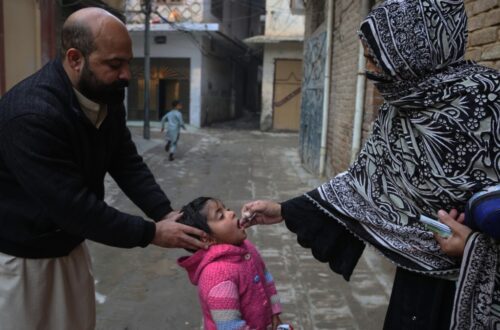 Pakistan start de laatste nationale poliovaccinatiecampagne van het jaar na toename van nieuwe gevallen