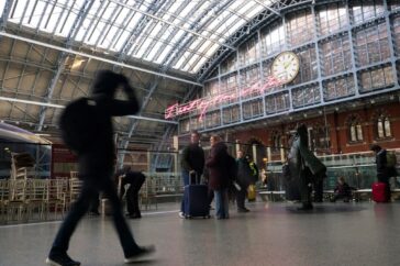 Probleem met de stroomvoorziening door Kanaaltunnel opgelost, maar vertragingen op de spoorwegen blijven mogelijk