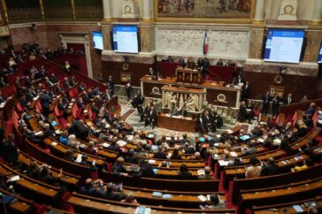 Race Frankreichs om een Amerikaanse stijl regeringsstilstand te voorkomen na het mislukken van begrotingsbesprekingen