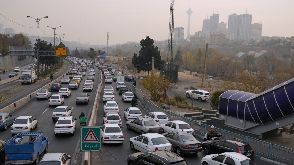 Tiende Iraanse uitzettingen per vlucht verlaten de VS, meldt Teheran