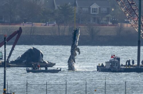 USA erkent verantwoordelijkheid voor fatale botsing tussen helikopter en vliegtuig in Washington