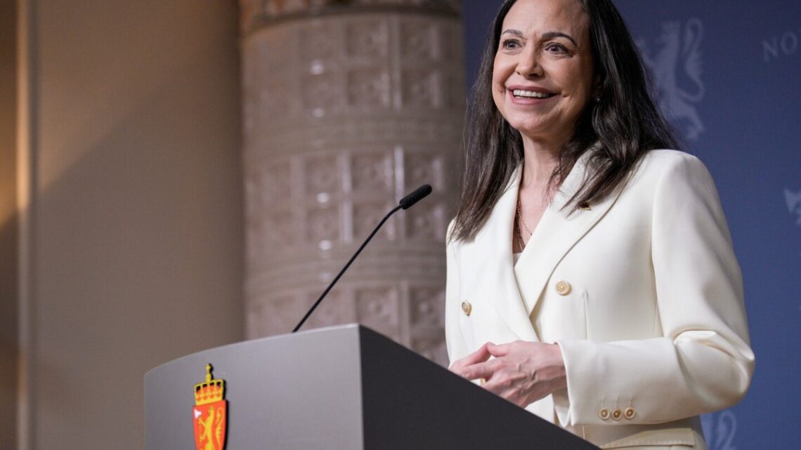 Venezolaanse oppositieleidster Machado plant om terug te keren, met of zonder Maduro aan de macht