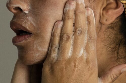 Wat dermatologen adviseren over je huidverzorgingsritueel: Hou het simpel