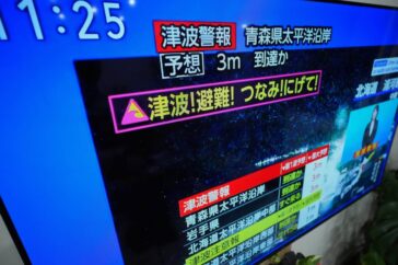 Zware aardbeving van 7,6 in Noord-Japan veroorzaakt tsunami en gewonden