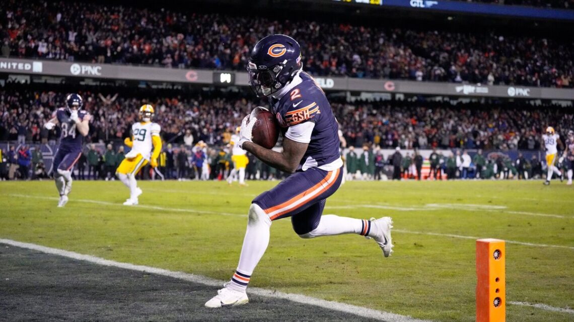 Caleb Williams leidt de Bears tot een verrassende overwinning in de playoff na comeback tegen Packers