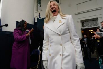 De onconventionele inauguratie van Virginia’s eerste vrouwelijke gouverneur