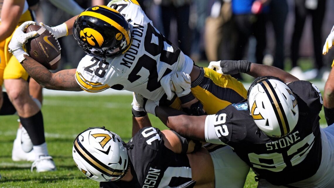 De zaak rond collegevoetbalspelers die een extra jaar willen spelen wordt afgewezen door de federale rechter