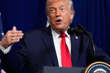 De zoektocht van de Amerikaanse kustwacht naar overlevenden na aanvallen op smokkelboten in de Stille Oceaan wordt voortgezet