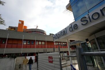 Directeur van Zwitsers ziekenhuis beschrijft de drukte bij de behandeling van gewonden na brand bij Alpenresortbar