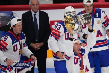 Het Amerikaanse ijshockeyteam kiest voor een bijna volledige 4-Naties selectie voor de Winterspelen, met toevoegingen van Keller, Thompson en Jones