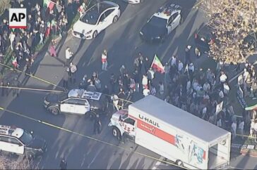 Hoe een demonstratie in Los Angeles uit de hand liep toen een vrachtwagen door een menigte reed