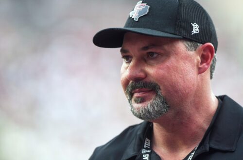 Hoe een miljardair de toekomst van college sport wil hervormen: ideeën en controverse