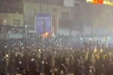 Iran sluit zich af van de wereld te midden van massale protestes