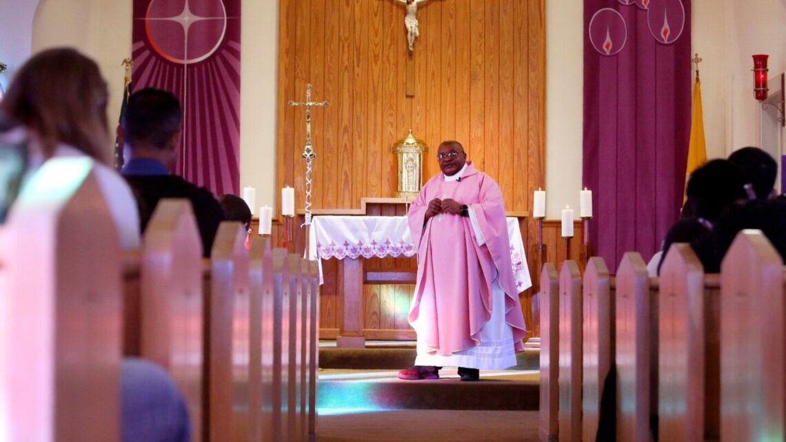 Nieuwe DHS-regel streeft ernaar om wachttijden voor visa in het buitenland voor religieuze werknemers te verkorten