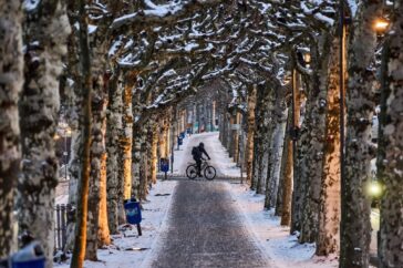 Oriëntatie op de winterse chaos: sneeuw en ijs verstoren het Europese vervoer en reizen