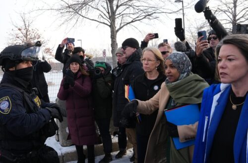 Rechter weerstaat poging om nieuwe DHS-beleidsmaatregel te blokkeren die toegang tot ICE-faciliteiten voor Congresleden beperkt